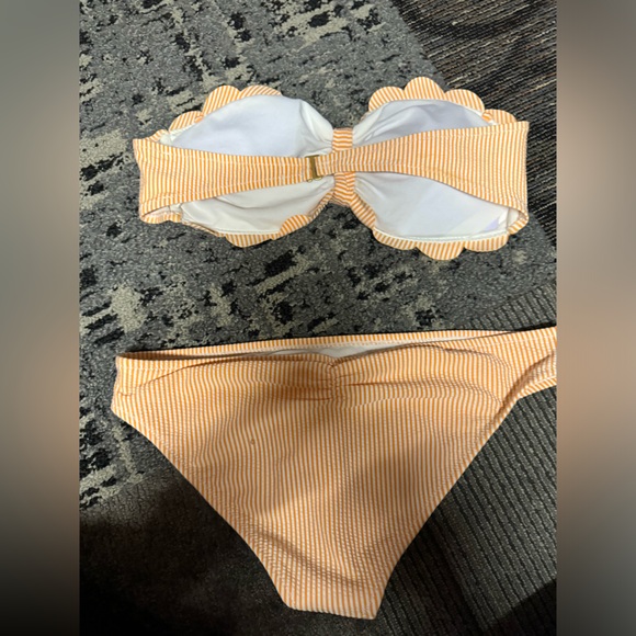 Jessica Simpson Bathing suit - Picture 4 of 5